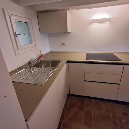 Dimora Con Finestra Sui Tetti Di Apartamento Siena